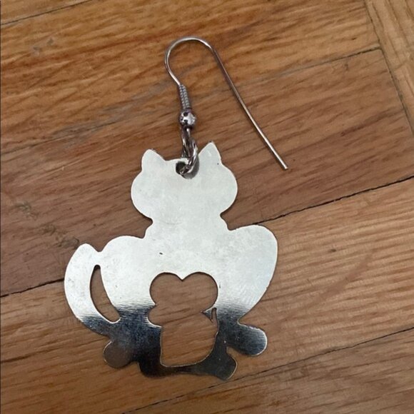 Cute cat and mouse silver colour drop earring, asymmetrical - Picture 7 of 10